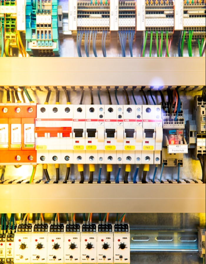 Tablou electric complet, instalatii electrice 220V, electricieni autorizati ANRE